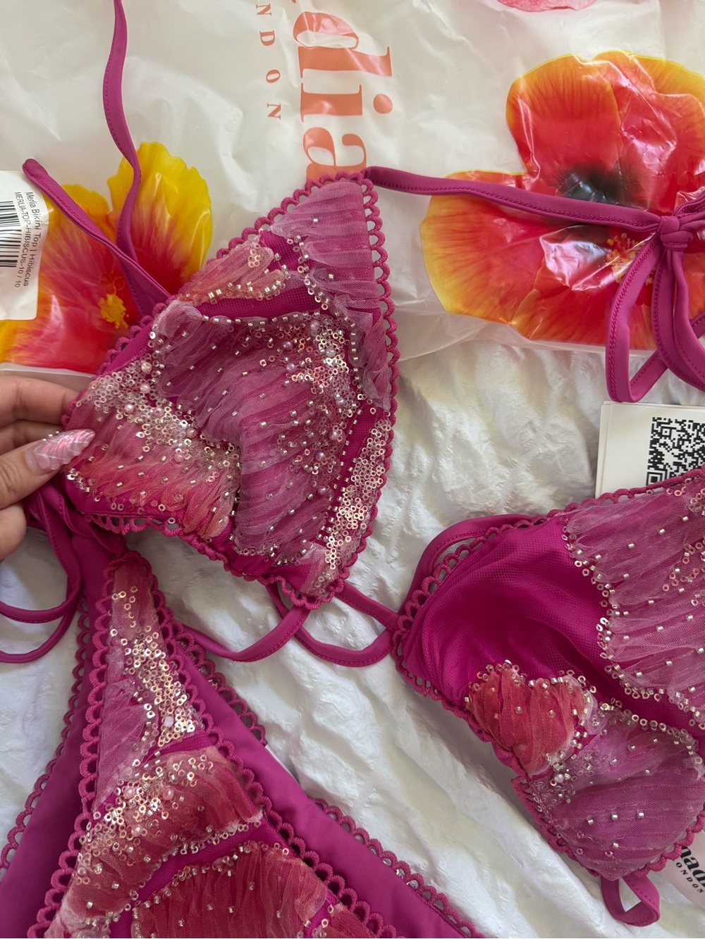 Merlia Bikini Top- Hibiscus - Picture 6 of 8